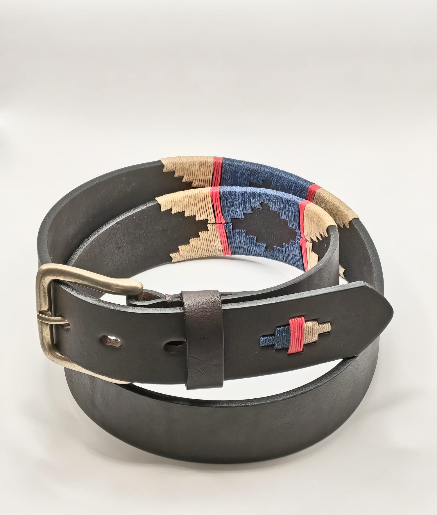 Broderie artisanale, ceinture cuir Poma
