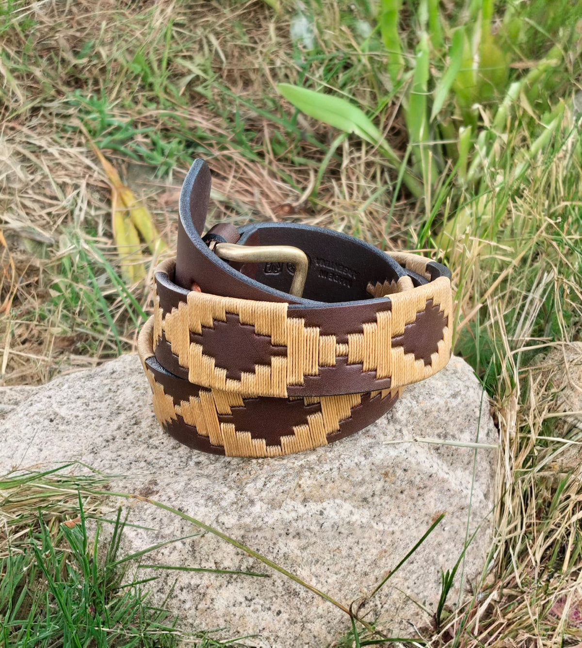 Broderie sable, ceinture cuir brodée Salta
