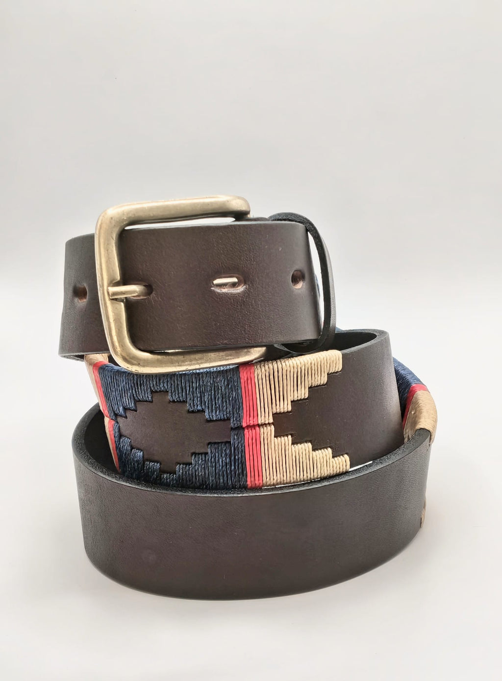 Détail boucle en laiton, ceinture cuir Poma