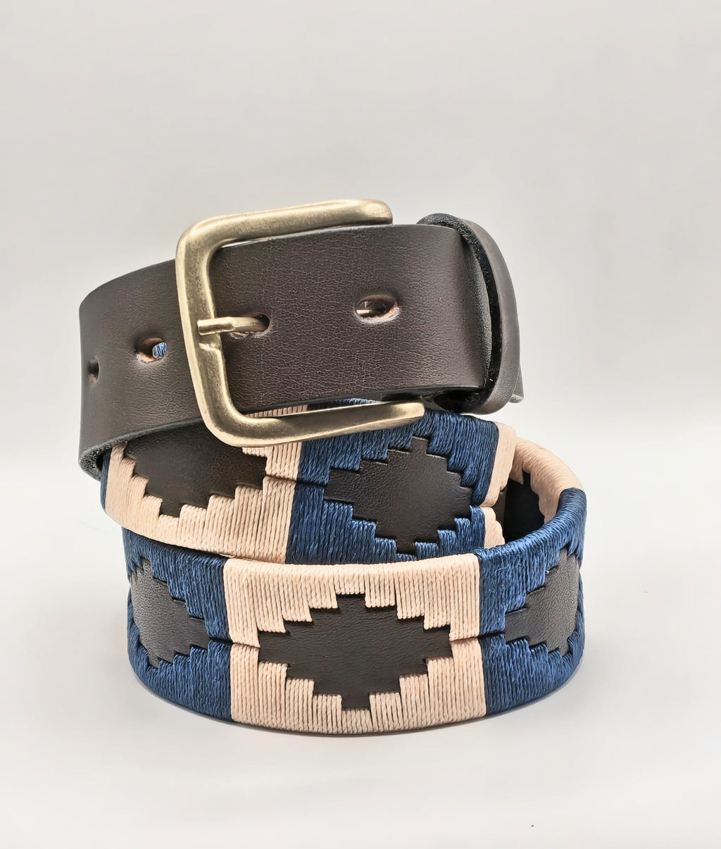 Détail boucle en laiton, ceinture cuir Yacanto