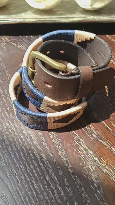 Ceinture en cuir brodée Yacanto - Cuir Chocolat, Bleu Indigo et Rose Pâle